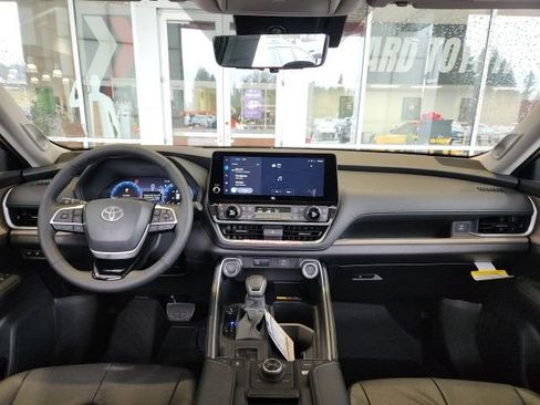 New 2026 Toyota Grand Highlander AWD image 17