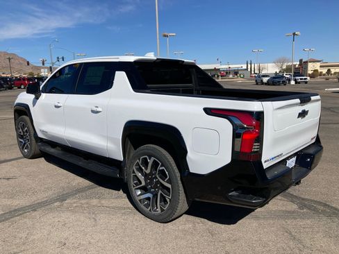 New 2025 Chevrolet Silverado EV RST image 10
