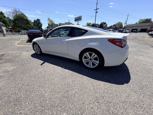 Used 2010 Hyundai Genesis 2.0T RWD image 21