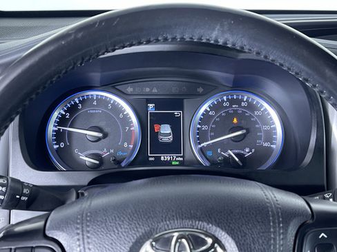 Used 2019 Toyota Highlander SE image 17