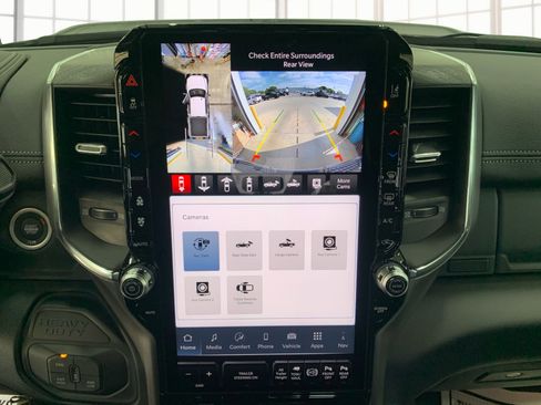 New 2026 RAM 2500 Laramie AWD/4WD image 24