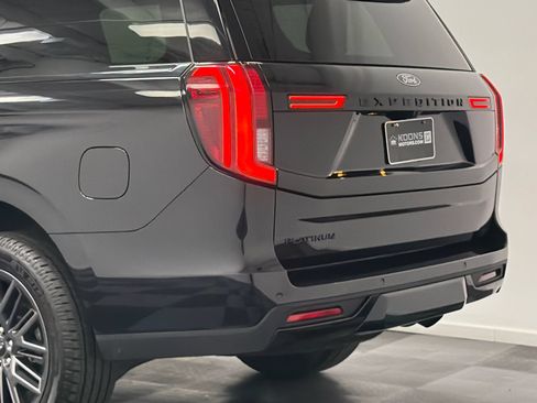 Used 2026 Ford Expedition Platinum w/ Stealth Appearance Package AWD/4WD image 7