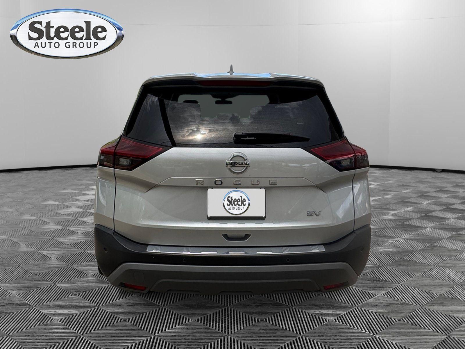 Used 2021 Nissan Rogue SV FWD image 4