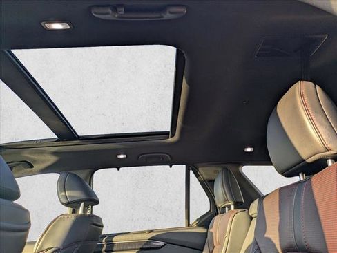 Used 2025 Honda Pilot Black Edition image 20