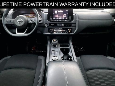 Used 2024 Nissan Pathfinder S AWD/4WD image 19