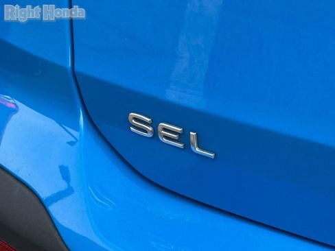 Used 2022 Volkswagen Taos SEL image 15