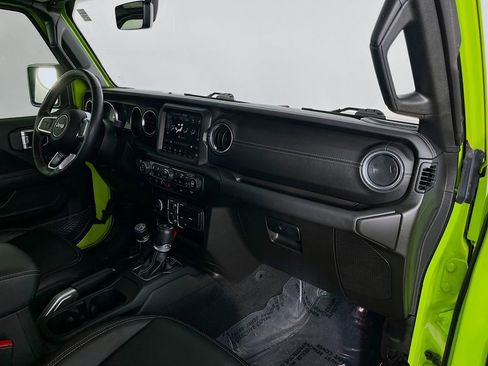 Used 2021 Jeep Wrangler Unlimited Sahara w/ Uconnect 4C Nav & Sound Group AWD/4WD image 36