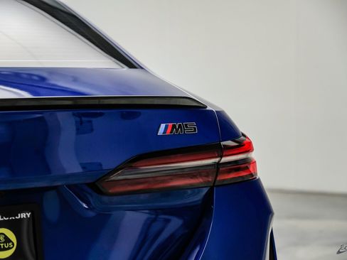 Used 2025 BMW M5 w/ Carbon Package AWD/4WD image 15