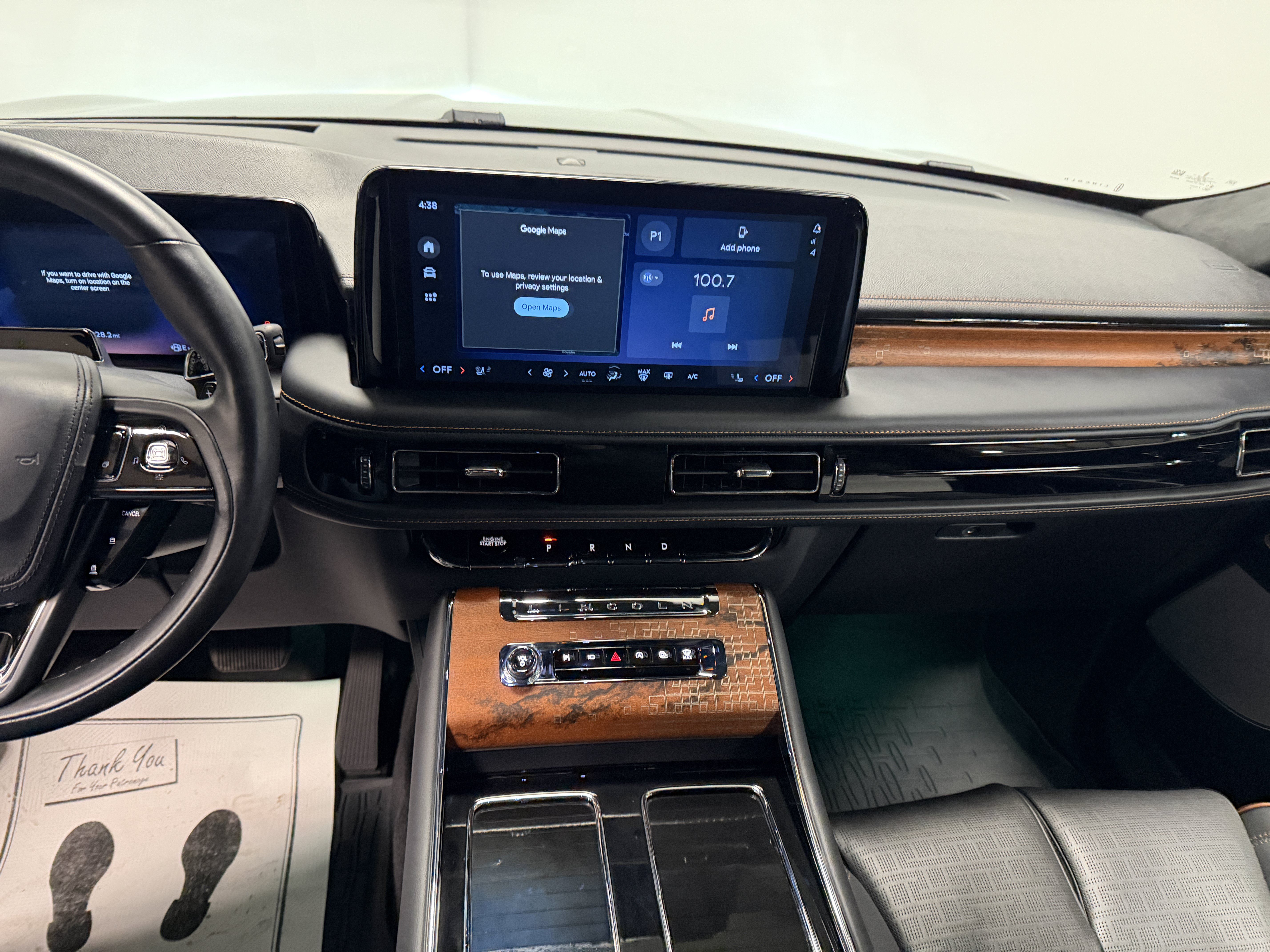 Used 2025 Lincoln Aviator Black Label w/ Black Label Special Edition AWD/4WD image 4