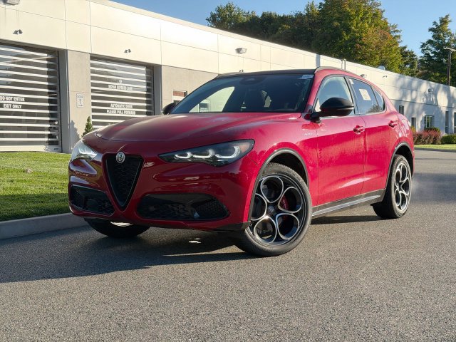 New 2026 Alfa Romeo Stelvio Sprint w/ Convenience Package AWD/4WD image 1