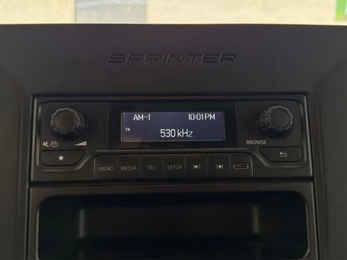 Used 2021 Mercedes-Benz Sprinter 2500 image 24