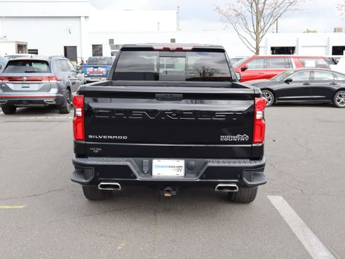 Used 2021 Chevrolet Silverado 1500 High Country w/ Technology Package image 9