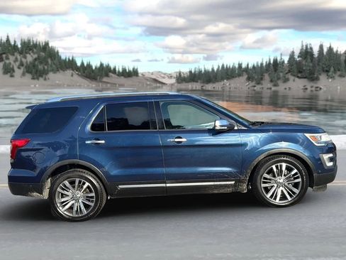 Used 2017 Ford Explorer Platinum image 4