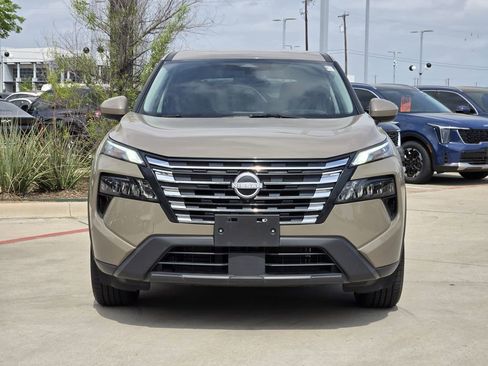 Used 2025 Nissan Rogue SV image 10