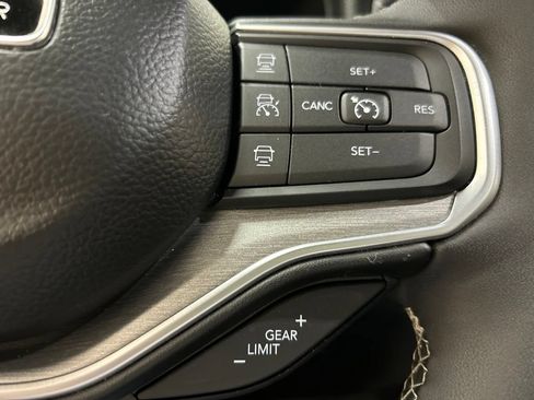 Used 2024 Jeep Wagoneer Series II w/ Convenience Group I AWD/4WD image 24