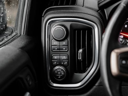 Used 2019 Chevrolet Silverado 1500 High Country w/ Technology Package image 28