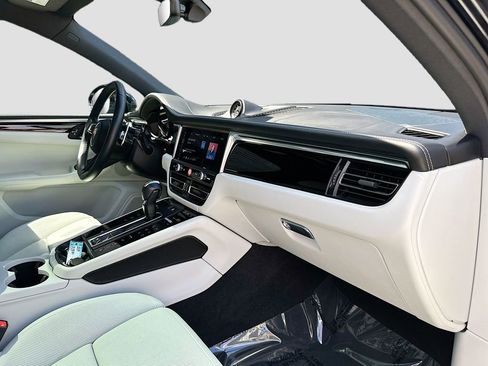 Certified 2023 Porsche Macan S AWD/4WD image 31