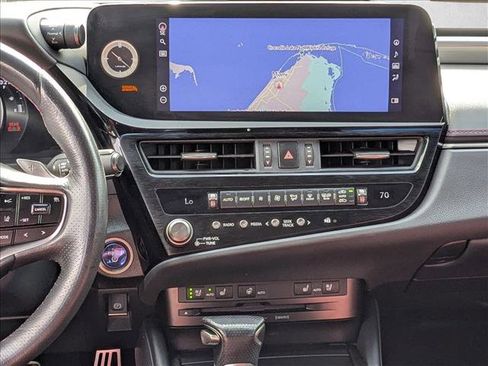 Used 2022 Lexus ES 300h F Sport image 14