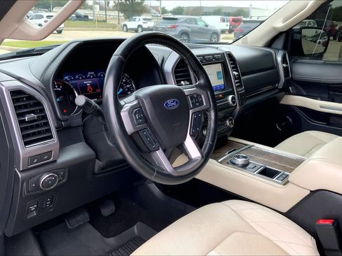 Used 2020 Ford Expedition Platinum image 18