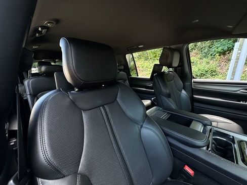 Used 2025 Jeep Wagoneer Series II image 44