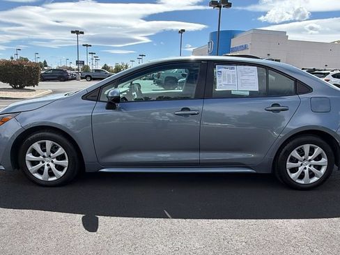 Used 2022 Toyota Corolla LE FWD image 6