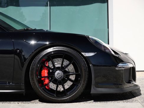 Used 2015 Porsche 911 GT3 w/ Carbon Interior Package image 9