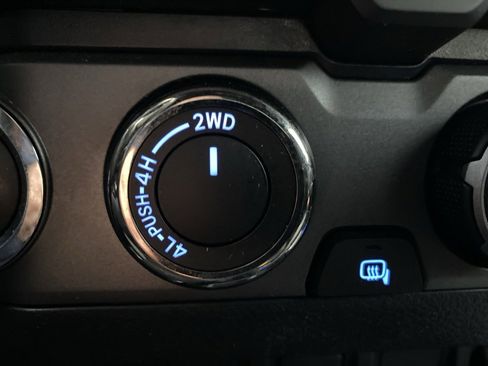 Used 2021 Toyota Tacoma TRD Sport image 29