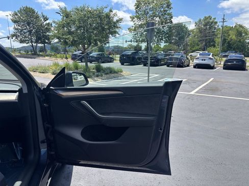 Used 2023 Tesla Model Y Long Range AWD/4WD image 15