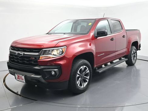 Used 2021 Chevrolet Colorado Z71 AWD/4WD image 3