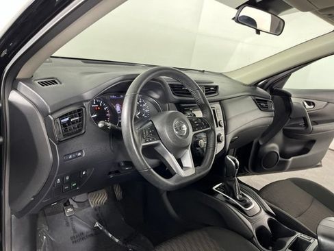 Used 2020 Nissan Rogue S w/ Special Edition Package FWD image 20