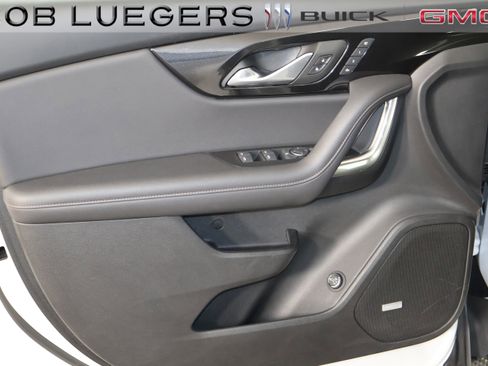 Certified 2022 Chevrolet Blazer Premier w/ Enhanced Convenience Package image 8