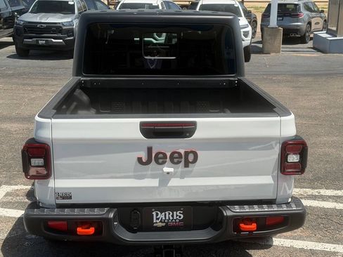 Used 2026 Jeep Gladiator Mojave AWD/4WD image 6