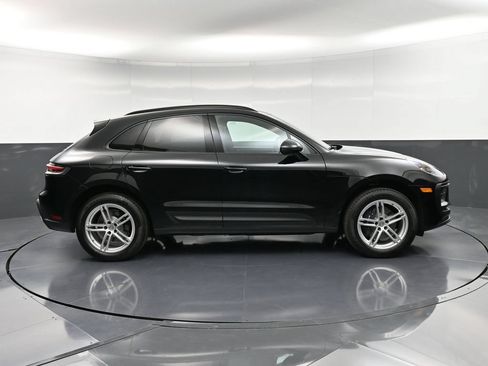 Certified 2026 Porsche Macan AWD/4WD image 9