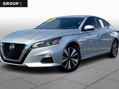 Used 2022 Nissan Altima 2.5 SV