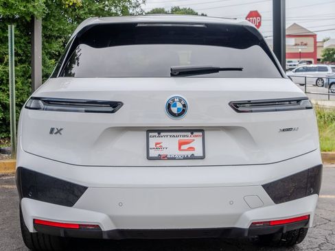 Used 2024 BMW iX xDrive50 w/ Sport Package AWD/4WD image 25