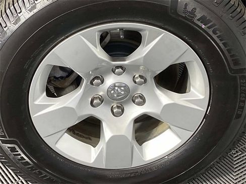 Used 2019 RAM 1500 Big Horn image 29