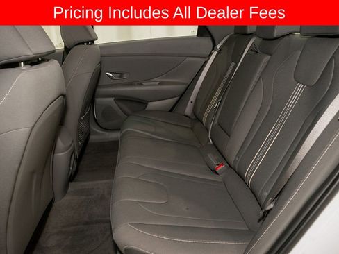 Used 2025 Hyundai Elantra SEL FWD image 8