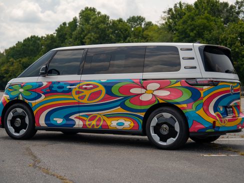 Used 2025 Volkswagen ID. Buzz Pro S RWD image 7