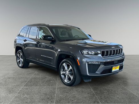 New 2026 Jeep Grand Cherokee Limited RWD image 7