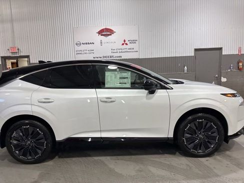 Used 2026 Nissan Murano Platinum image 2