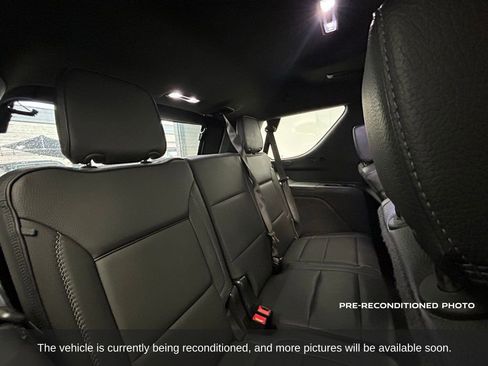 Used 2023 GMC Yukon Denali image 15