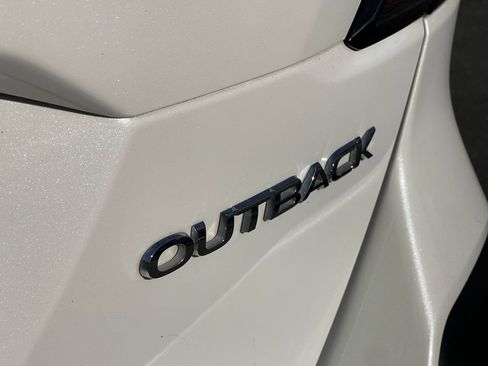 Used 2022 Subaru Outback Premium AWD/4WD image 8