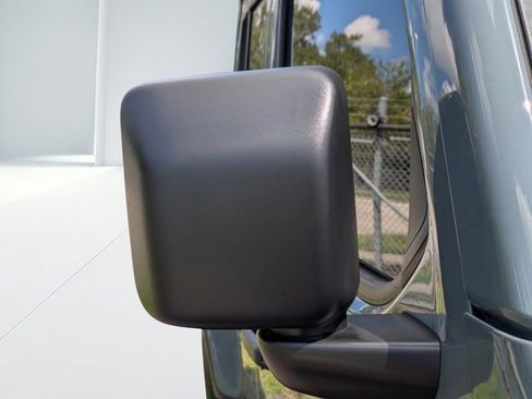 New 2025 Jeep Gladiator Sport image 10