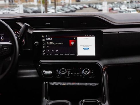 Used 2025 GMC Sierra 2500 AT4 w/ Technology Package AWD/4WD image 16