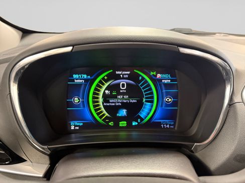 Used 2018 Chevrolet Volt Premier w/ Driver Confidence Package FWD image 19