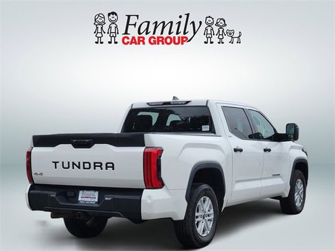 Used 2022 Toyota Tundra SR5 w/ SR5 Convenience Package image 4