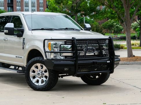 Used 2017 Ford F250 Lariat w/ Lariat Ultimate Package AWD/4WD image 3