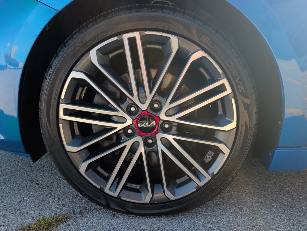 Used 2022 Kia Forte GT w/ GT Technology Package FWD image 4