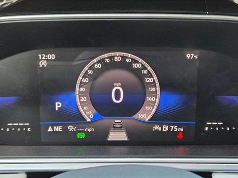 New 2026 Volkswagen Taos SE FWD image 11