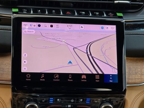 New 2025 Jeep Grand Cherokee Summit image 10